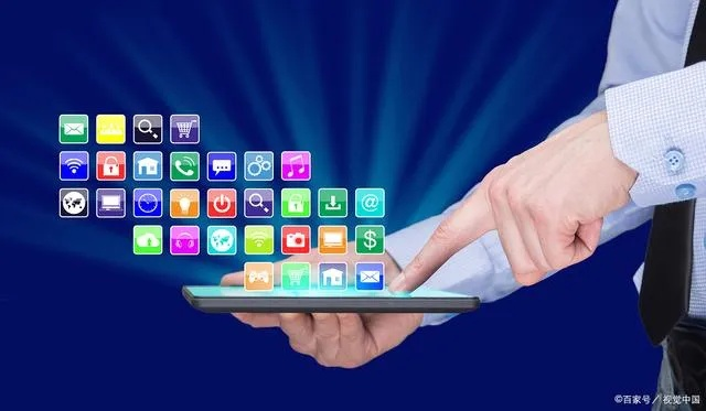 随着科技的不断发展，移动办公已经成为现代职场人士不可或缺的需求。在手机和电脑上协同工作，需要一些强大的软件组合来支持，以实现无缝衔接，提高工作效率。针对lol7.6版本和实践性计划推进S_v10.187的需求，以下是为您推荐的3-5款协同工作软件组合，并详细阐述它们如何通过云同步满足移动办公的需求。